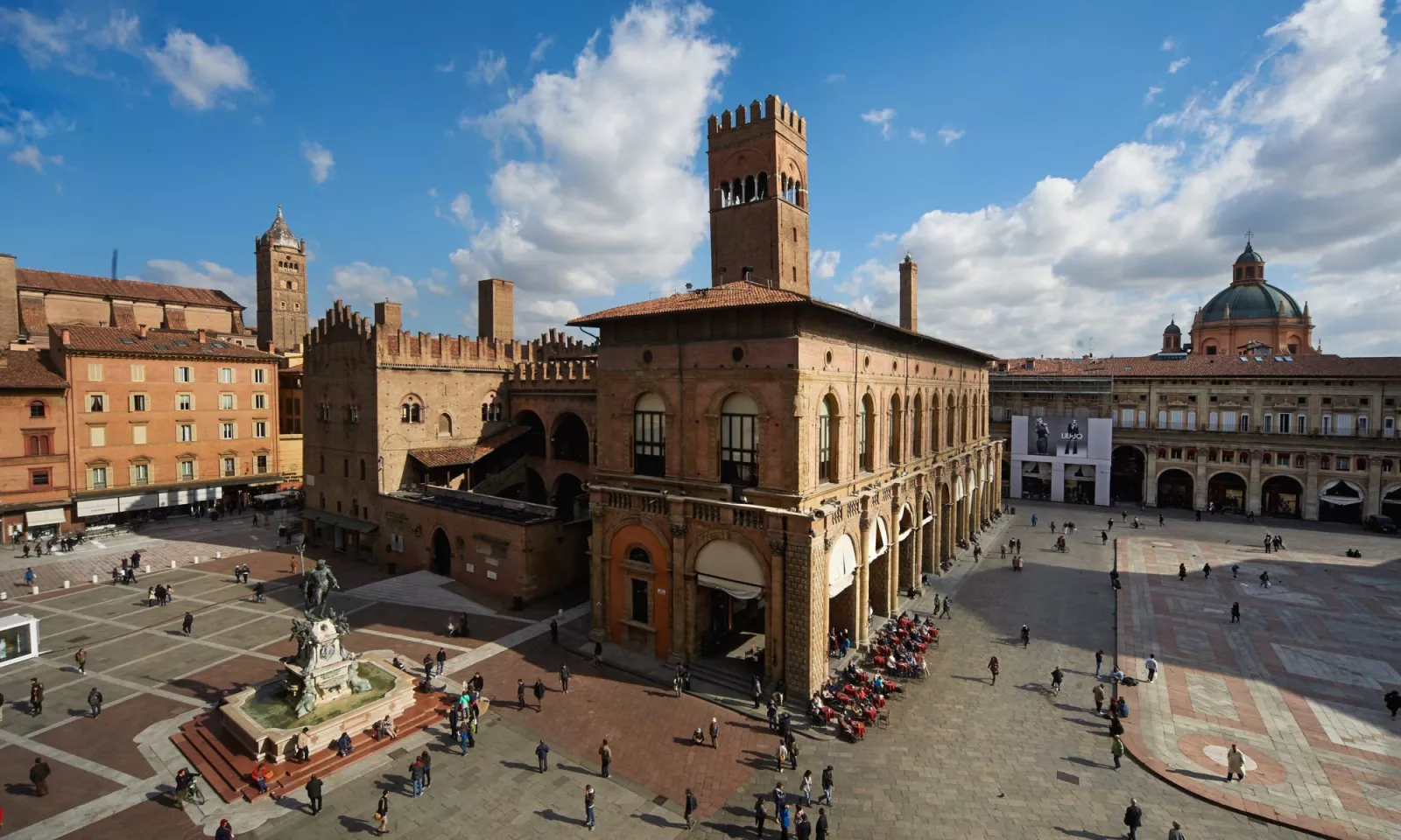 Bologna, piazza Maggiore